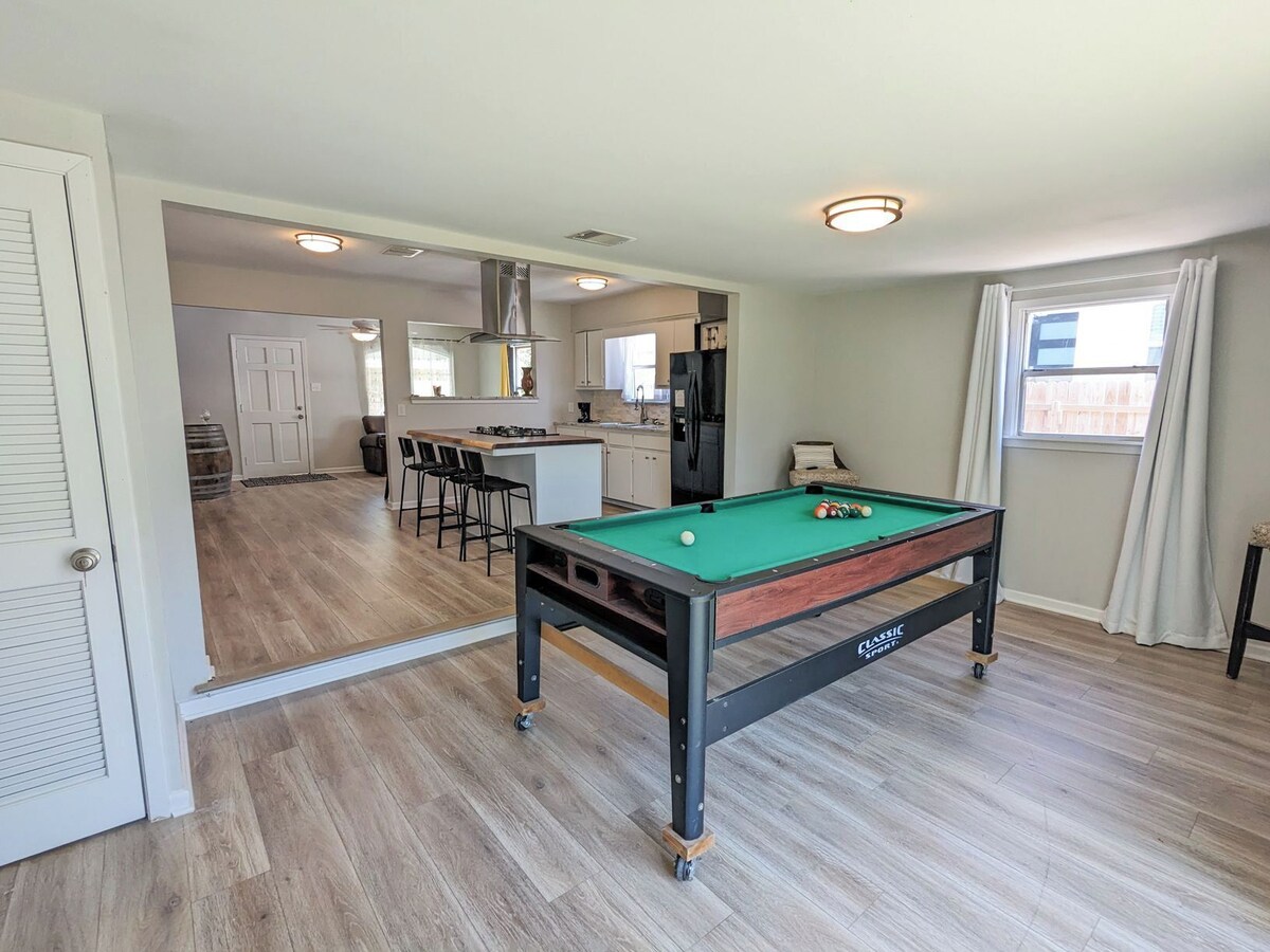 Photo 11 of Charming Pet friendly 2-bedroom house in lovely Houston inside the loop