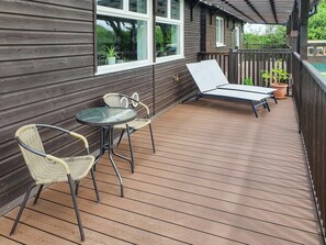 Terrace/patio - Classroom Two - UK48651 (Lifton)
