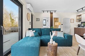 Smart TV, fireplace, video games, DVD player