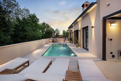 NEW Charming Villa Harmonia with Heated pool,Indoor Jacuzzi surrounded by nature