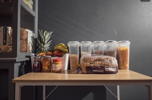 朝食 (セルフサービス)、毎日提供 (無料)