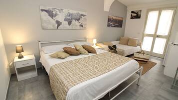 Basic Triple Room, Patio | Free WiFi