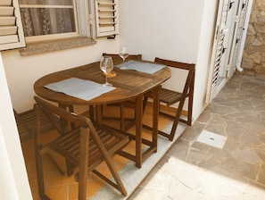 Quarto triplo básico, varanda | Terraço/pátio
