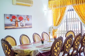 In-room dining - Eey Kay Booking Ghana (Accra)