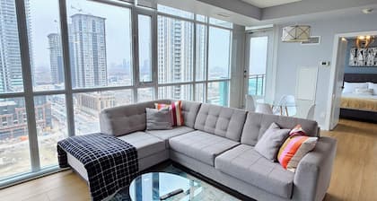 Beautiful Condo with spectacular views + 1 Parking in Mississauga Downtown