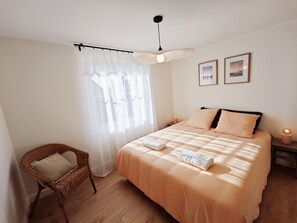 3 bedrooms, iron/ironing board, free WiFi, bed sheets