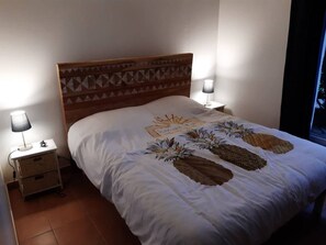 5 bedrooms, iron/ironing board, WiFi