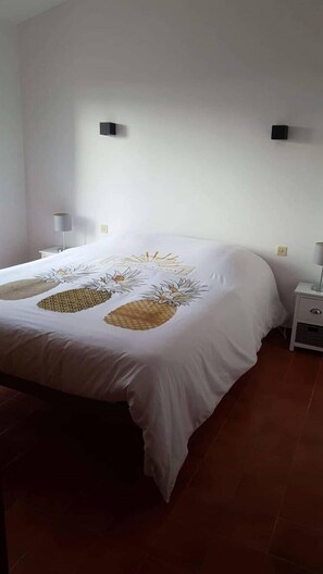 5 bedrooms, iron/ironing board, WiFi - 4* air-conditioned Villa Abbracciu with heated pool + sea view (Pietrosella)