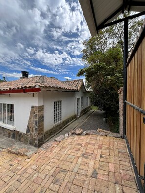 Enceinte de lâhĂ©bergement