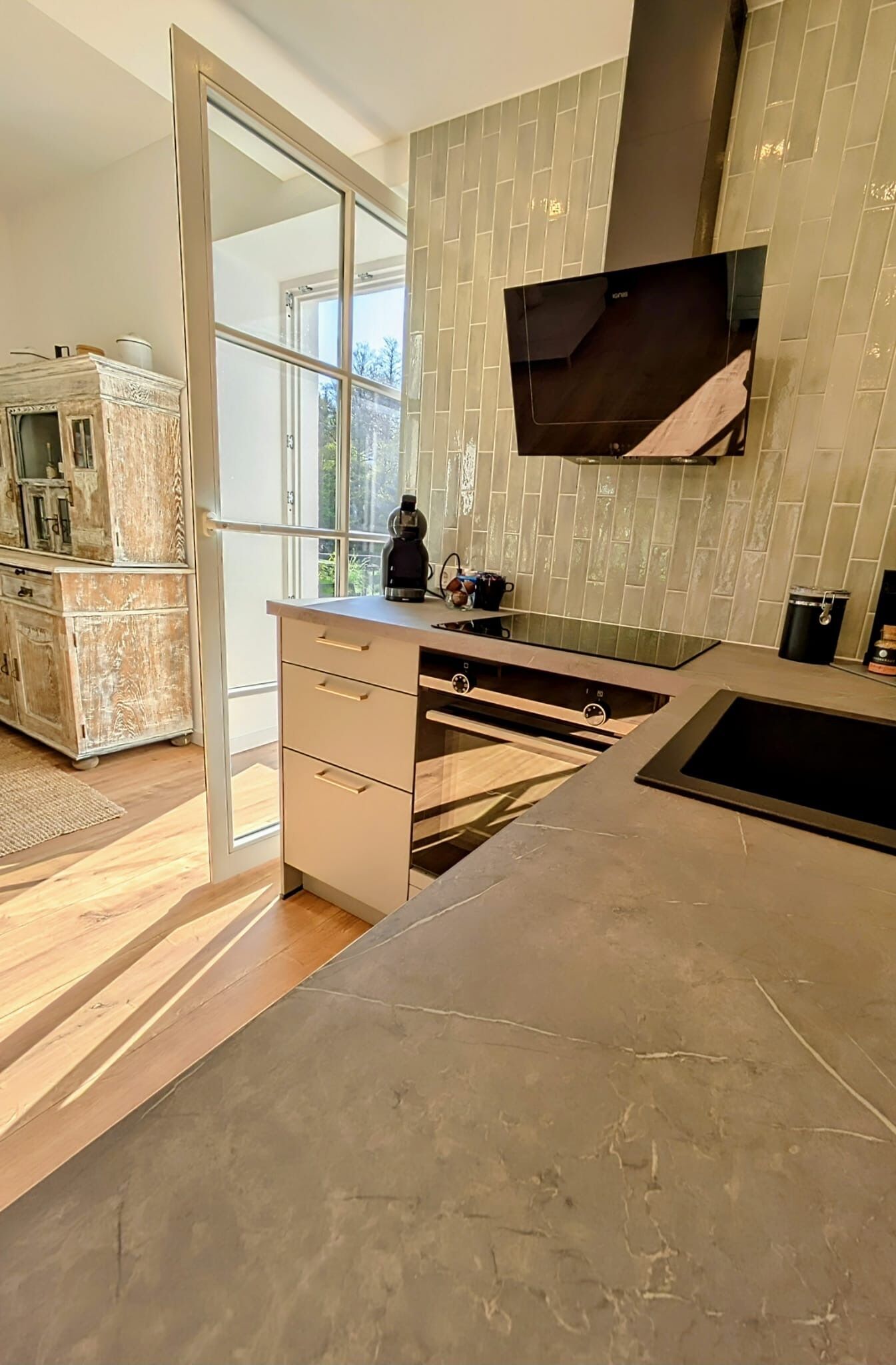 冰箱、微波炉、烤箱、炉灶