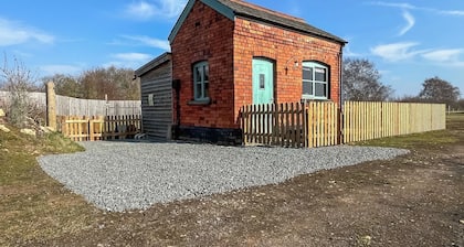 1 bedroom accommodation in Clifton, near Newark