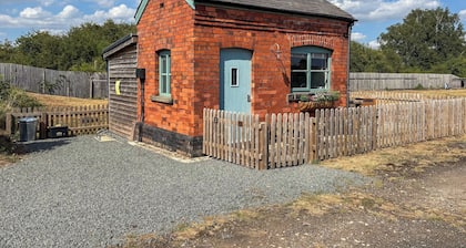 1 bedroom accommodation in Clifton, near Newark