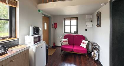 1 bedroom accommodation in Clifton, near Newark