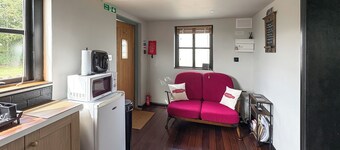 1 bedroom accommodation in Clifton, near Newark
