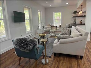 Living area - Peace in the Poconos (Bushkill)