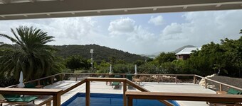 Luxurious 6 bed Villa in the heart of English Harbour, Pool, Aircon, Beach close