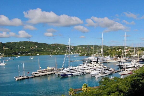 Marina - Luxurious 6 bed Villa in the heart of English Harbour, Pool, Aircon, Beach close (English Harbour)