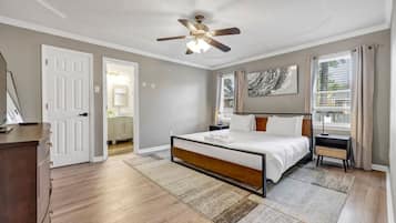 3 bedrooms, iron/ironing board, travel crib, free WiFi