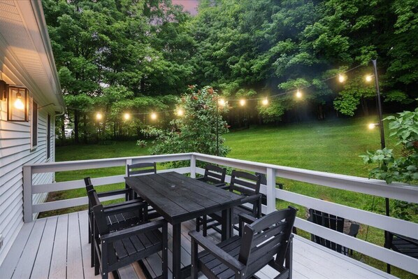 Outdoor dining