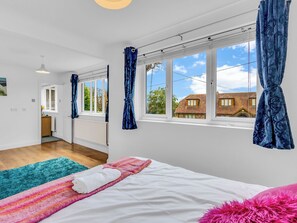 4 bedrooms, free WiFi, bed sheets - 4 bedroom accommodation in Romney Marsh, near Dungeness (Romney Marsh, near Dungeness)