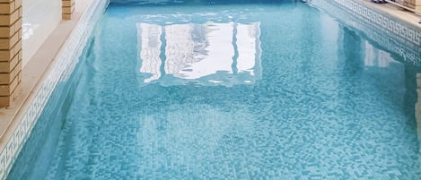 Indendørs pool