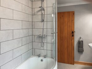 Towels - 3 bedroom accommodation in Llandeilo (Llandeilo)