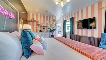 5 bedrooms, iron/ironing board, travel crib, free WiFi