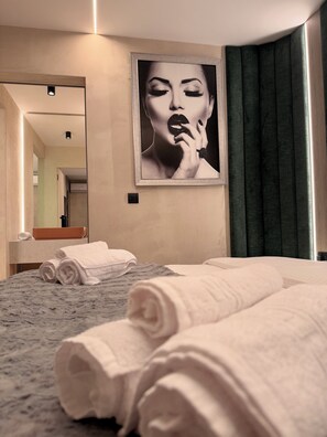 Spa - Jacuzzi Old Town Apartment - Central, Relaxing, Fully Equipped (București)