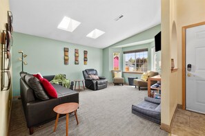 House, Multiple Beds, Patio, Garden View (Sage Country Retreat) | Living area | 42-inch flat-screen TV with digital channels - Sage Retreat ADA Accessible! (Bend)