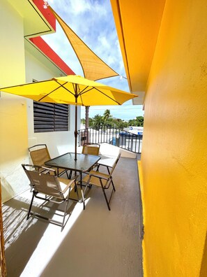 Outdoor dining - Fabulous 3-bedroom apartment in the heart of Vieques just steps from the ferry. (Vieques)