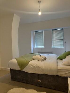 1 chambre, bureau, fer et planche à repasser, Wi-Fi