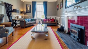Living area - 3 bedroom accommodation in Annan (Annan)