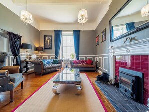 TV, fireplace - 3 bedroom accommodation in Annan (Annan)