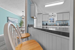 Fridge, oven, stovetop, dishwasher