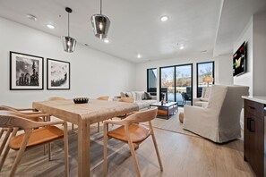 Interior - Tee & Ski Pt B103 |Ski Retreat |Mtn Views & Fireplace (Eden)