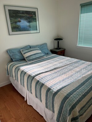 3 chambres, fer et planche à repasser, Wi-Fi, draps fournis