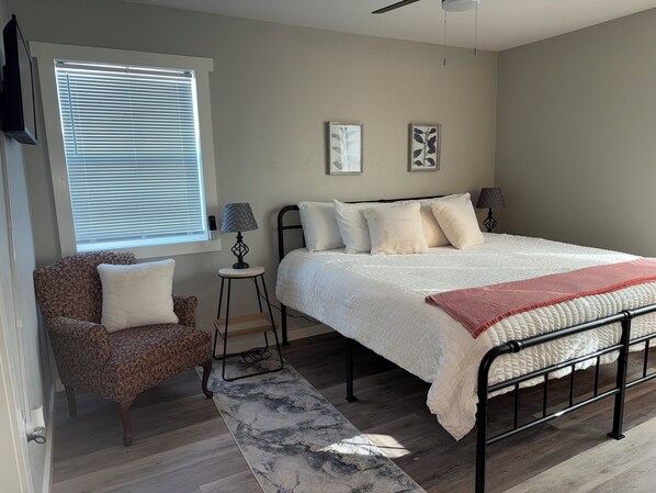 3 bedrooms, iron/ironing board, free WiFi, bed sheets