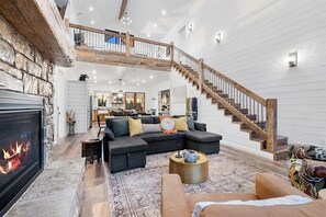 Smart-TV, Kamin, Tischfußball