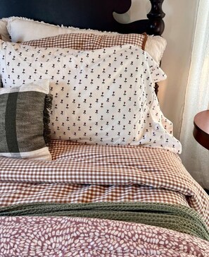 2 bedrooms, WiFi, bed sheets