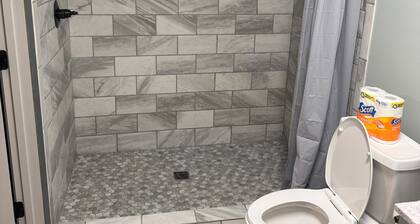 Charming 2-bedroom duplex with WiFi, AC in marvelous Mansfield