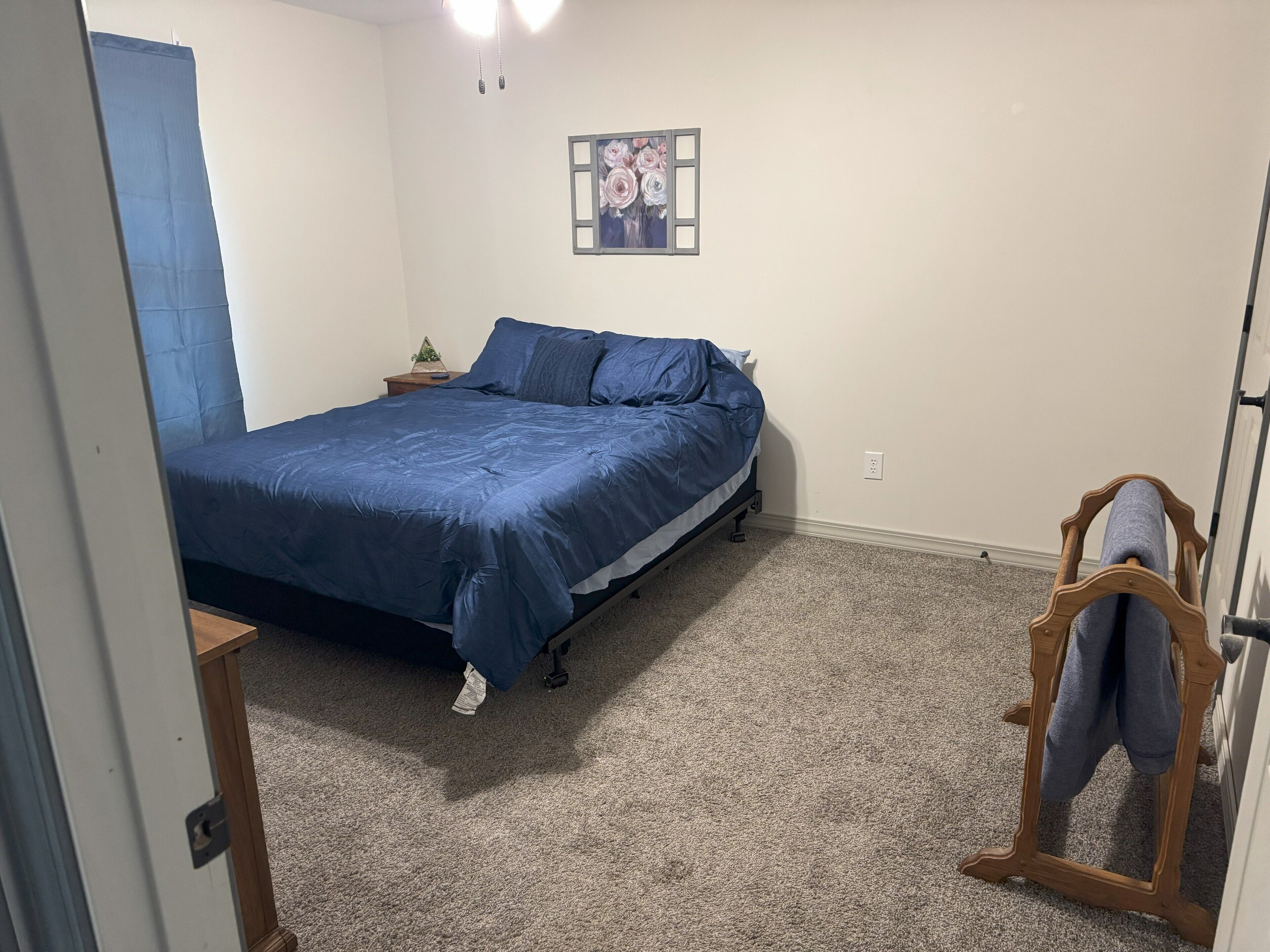 2 habitaciones, tabla de planchar con plancha, cuna de viaje y wifi 