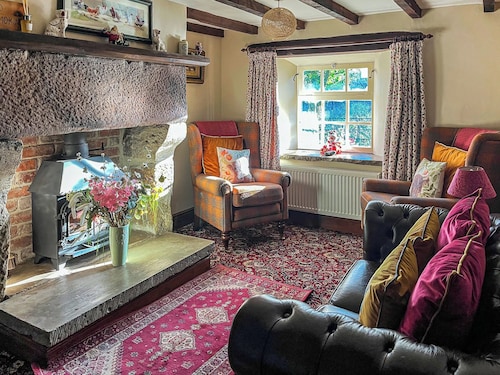 2 bedroom accommodation in Chesterfield