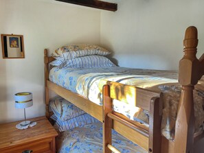 2 bedrooms, free WiFi, bed sheets