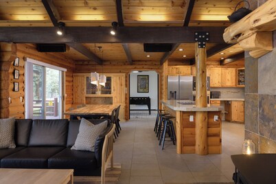 High-end Cabin 3BR 30min to Hoodoo Ski