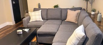 Iron City of South Side Flats Charming 2-bedroom Unit