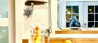 Spacious East Sacramento Cottage with Office, Yard & Fast WiFi