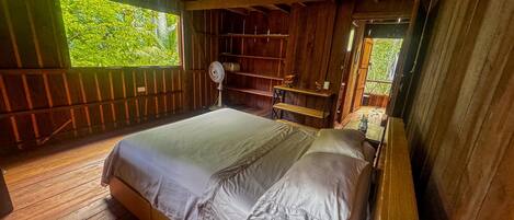 3 عدّة غرف نوم وواي فاي وملاءات أسرّة