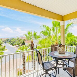 Outdoor dining - Blu-Skye Sandy Shenanigans- Beautiful 4 bedroom / 4 bath PCB Exclusive West End (Panama City Beach)