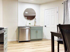 Interior - The Cardinal 810 D -3BR-1BA Apt
(Evansville)