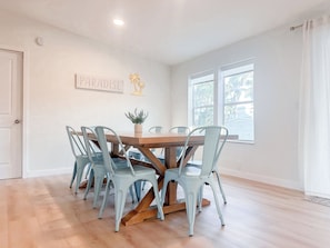 Dining - Beach Volleyball + Hot Tub | Private Family Oasis. Sleeps 12 (Fort Myers)